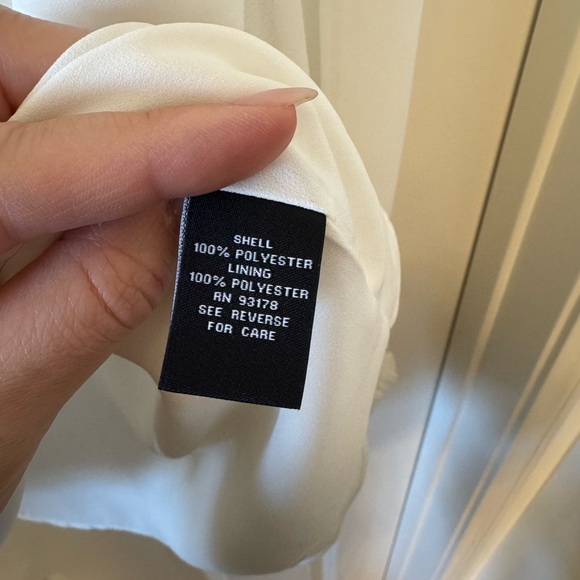 NWT Premise Cream White V-Neck Button Down Blouse - Picture 9 of 9